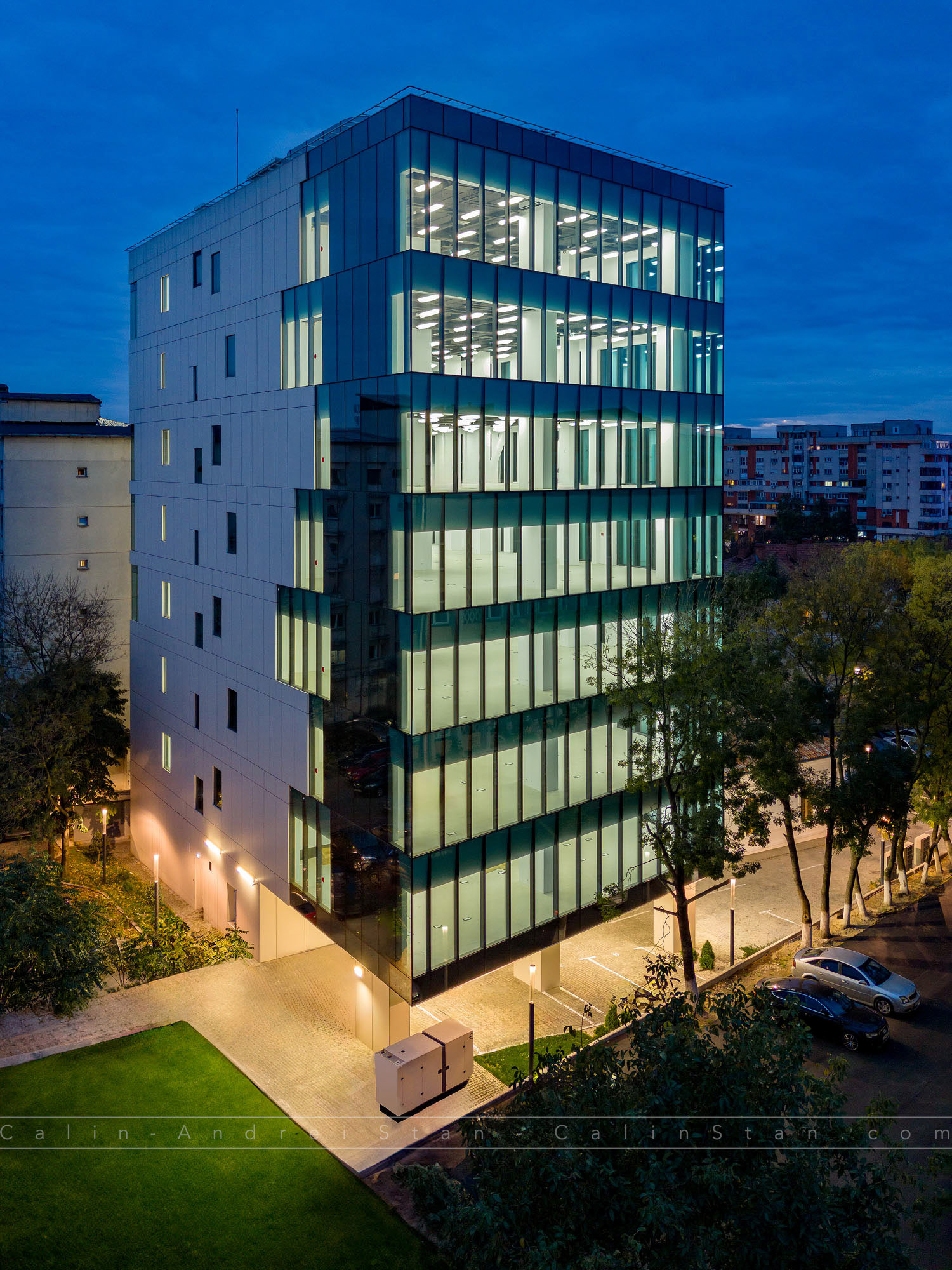 Fotografii cu clădirea Cardinal Offices, Craiova